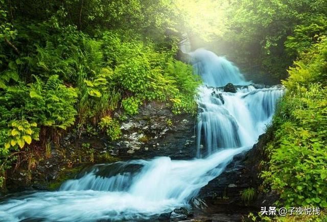 將視頻多合一，想把三個視頻合成一個，該用什么軟件？