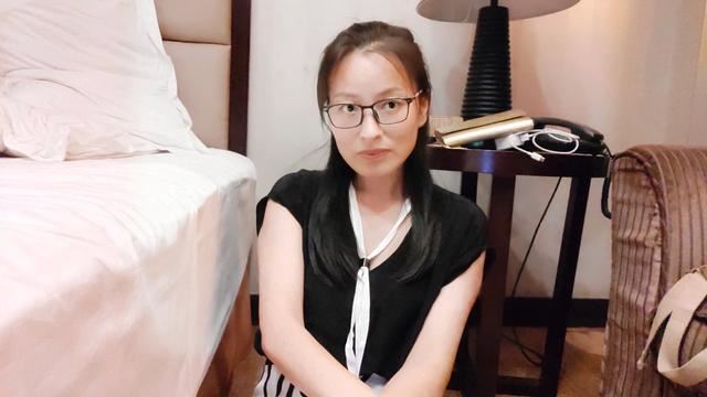 我想開(kāi)個(gè)服裝店，怎么樣才能找到貨源直接從廠(chǎng)家拿貨的那種？