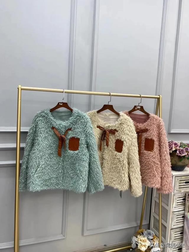 我想做服裝批發(fā)生意！請(qǐng)問在哪里可以找到貨源？